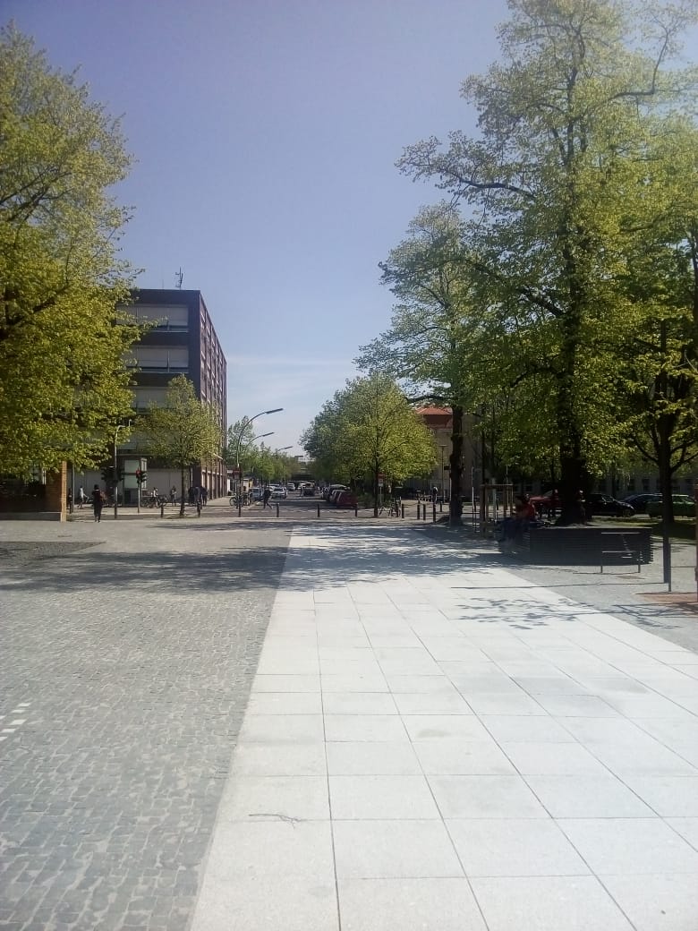 Hertzallee in Richtung Ernst-Reuter-Platz verlängert