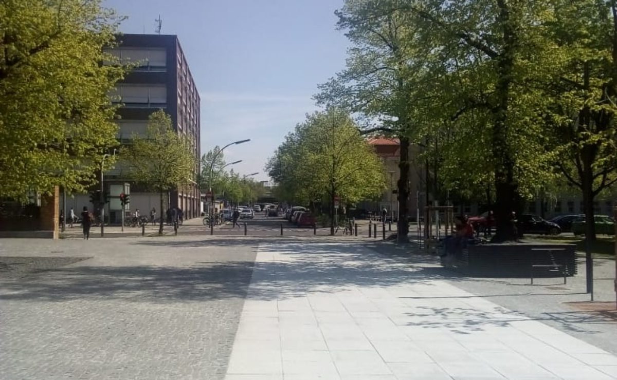 Hertzallee in Richtung Ernst-Reuter-Platz verlängert