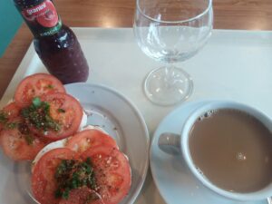 Frühstücken in der Fasanenstraße 88: Tomate-Mozarella